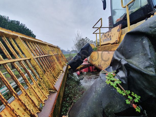 Compactador Pés de Carneiro