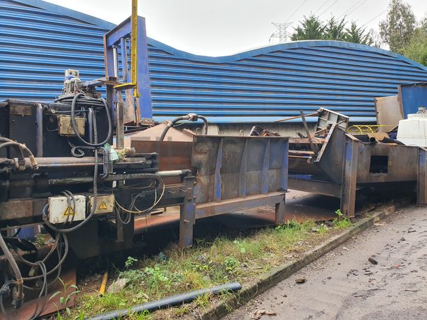 Câmara de Prensagem com Expulsor de Fardos