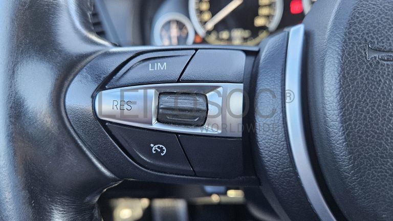 BMW 525d 2.0D bi turbo · Ano 2014