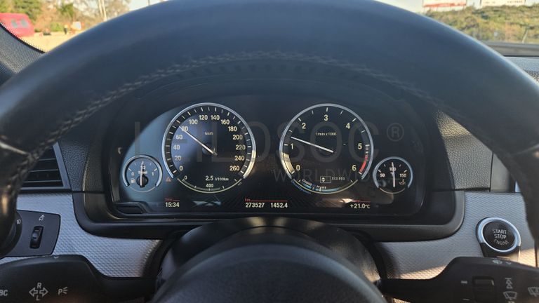 BMW 525d 2.0D bi turbo · Ano 2014