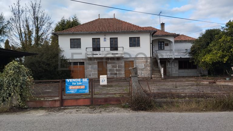 Moradia · Santa Comba Dão