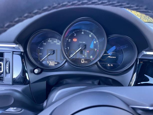 Porsche Macan · Ano 2022