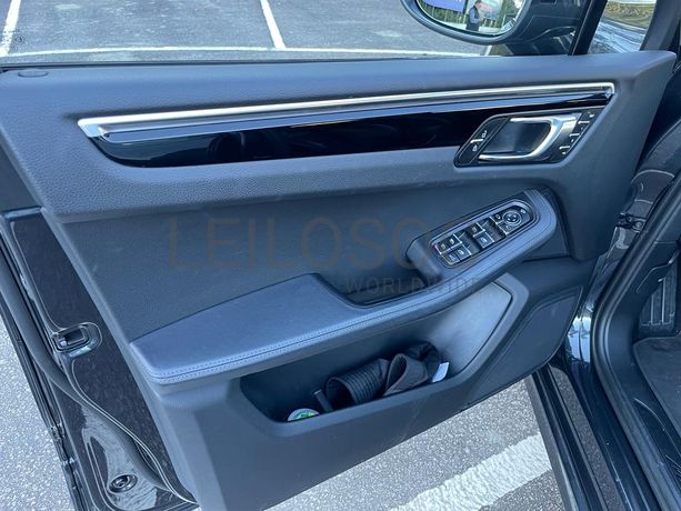 Porsche Macan · Ano 2022