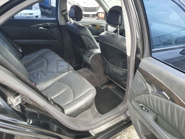 Mercedes-Benz E220 CDI · Ano 2002
