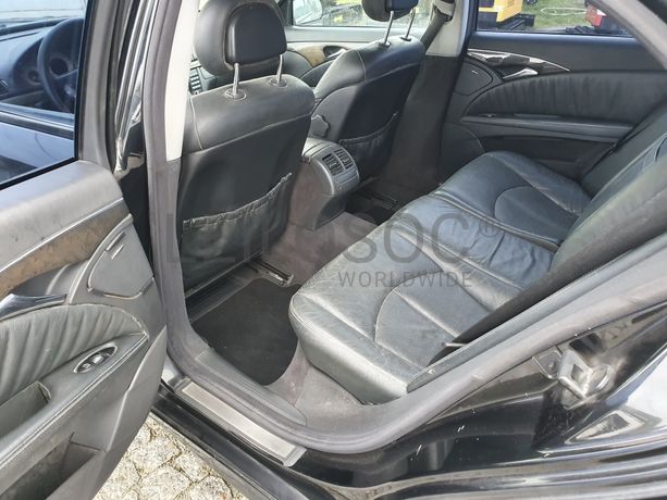 Mercedes-Benz E220 CDI · Ano 2002