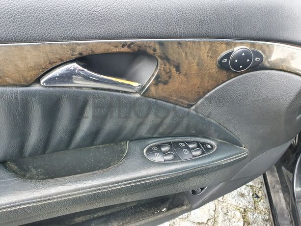 Mercedes-Benz E220 CDI · Ano 2002