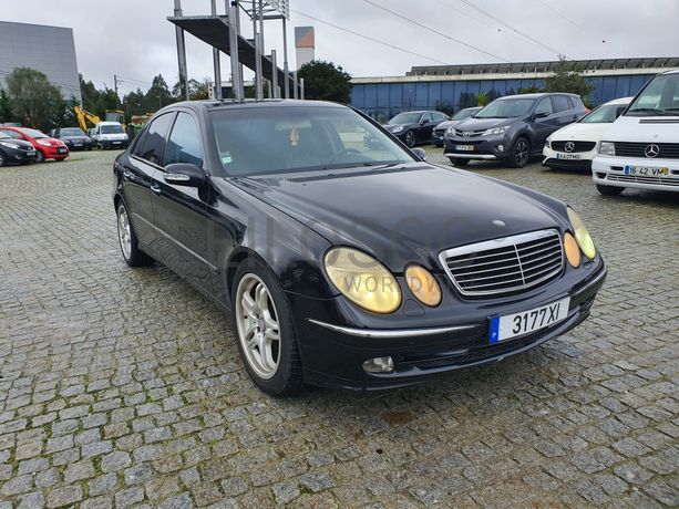 Mercedes-Benz E220 CDI · Ano 2002
