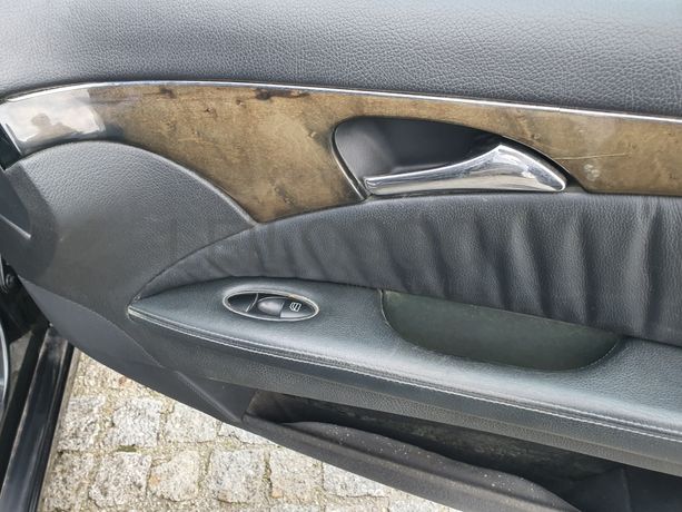 Mercedes-Benz E220 CDI · Ano 2002