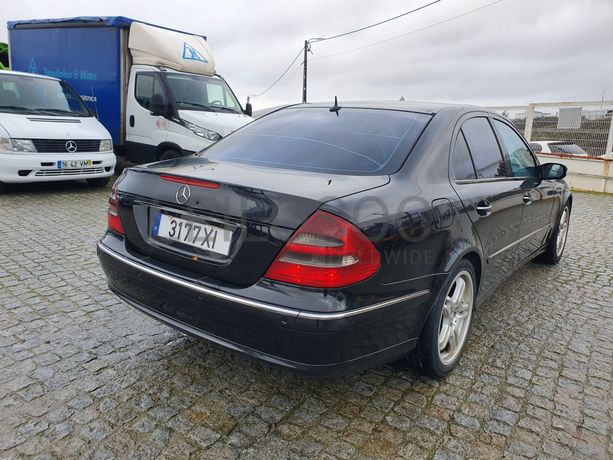 Mercedes-Benz E220 CDI · Ano 2002