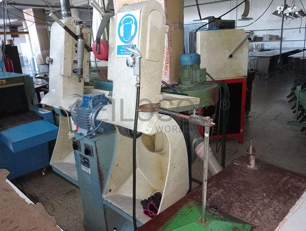 Forno de tratamento · Escovadeira · Máquina de lixar · Máquina de agrafar