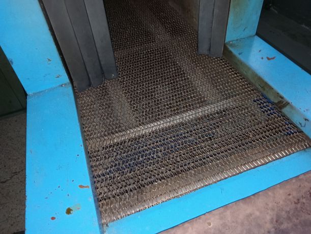 Forno de tratamento · Escovadeira · Máquina de lixar · Máquina de agrafar