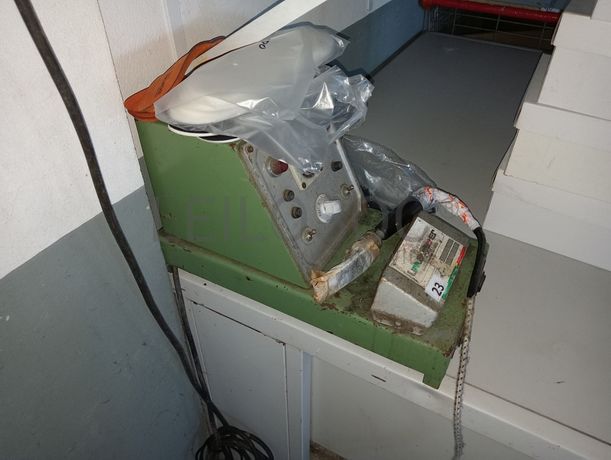 Máquina com ferro de brunir · Diversos