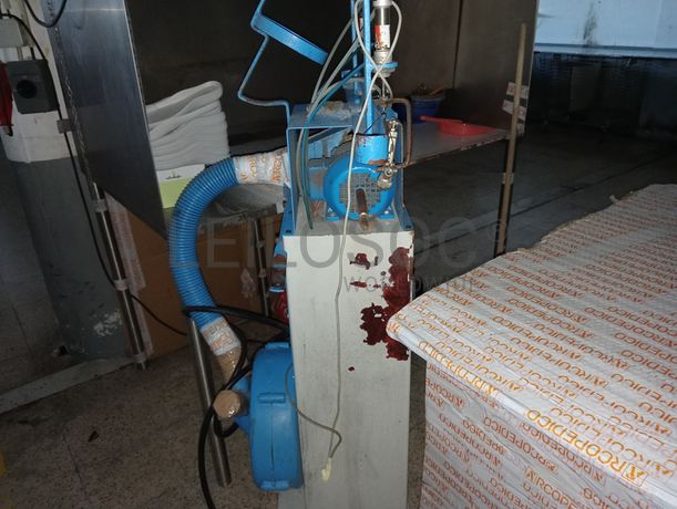 Cabine de extração de cheiros · Máquina de limpar cola