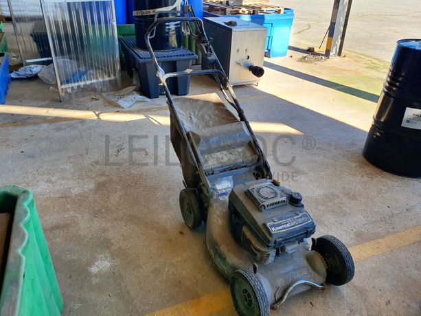 Máquina de Cortar Relva