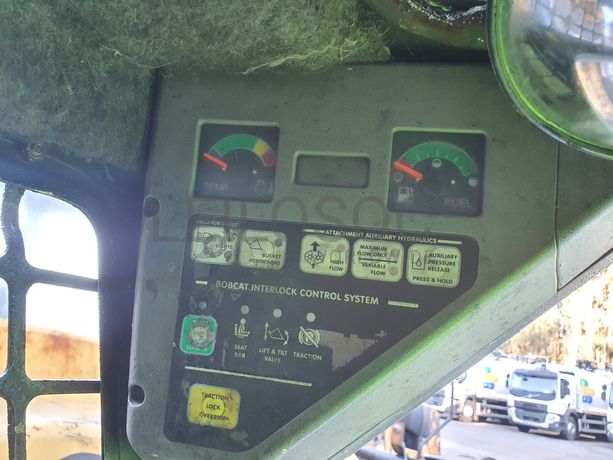 Mini Pá Carregadora