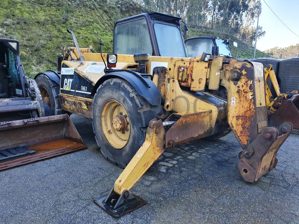 Trator com Braço Telescópico