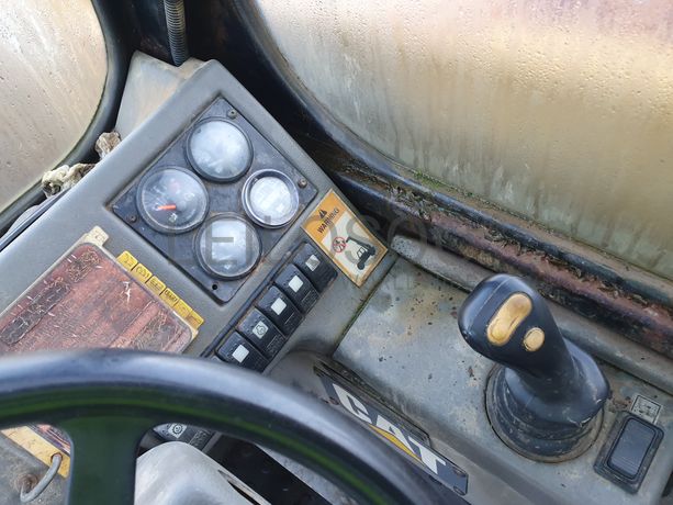 Trator com Braço Telescópico