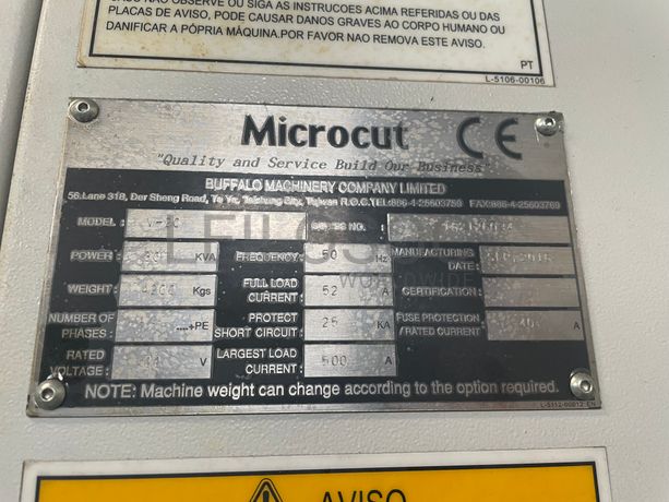 Célula Robotizada Maquinação Vertical para Graphite