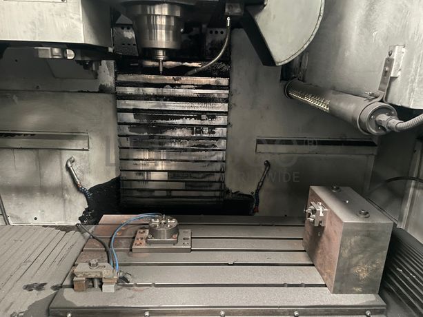 Célula Robotizada Maquinação Vertical para Graphite