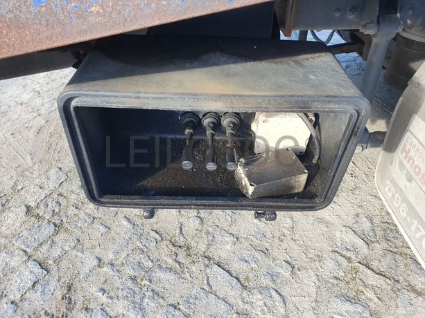 Porta Máquinas DAF 75CF-310 6x2 · Ano 2004