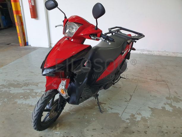 Motociclo Suzuki UK 110 Address · Ano 2015