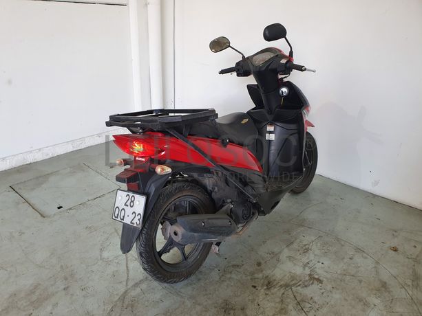 Motociclo Suzuki UK 110 Address · Ano 2015