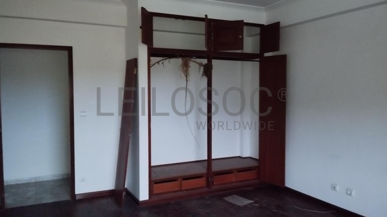 LIQUIDAÇÃO DE FUNDO | APARTAMENTO T4