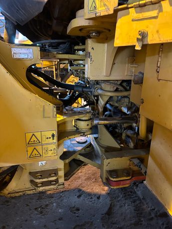 Pá carregadeira Caterpillar 966H · Ano 2008