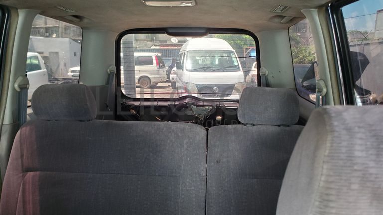 Toyota Noah · Ano 2002