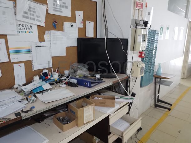 Estanteria · Equipamento Escritório · Diversos