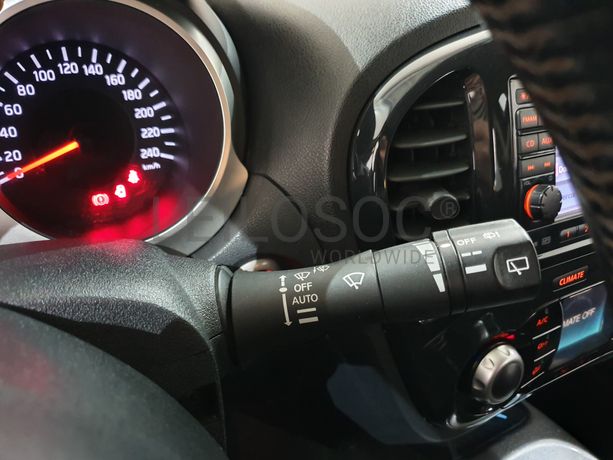 Nissan Juke 1.6 T 4x4 M-CVT · Ano 2011