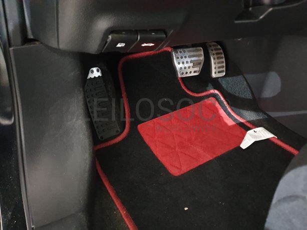 Nissan Juke 1.6 T 4x4 M-CVT · Ano 2011