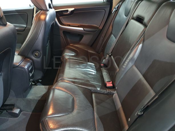 Volvo XC60 · Ano 2010