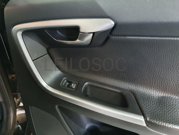 Volvo XC60 · Ano 2010