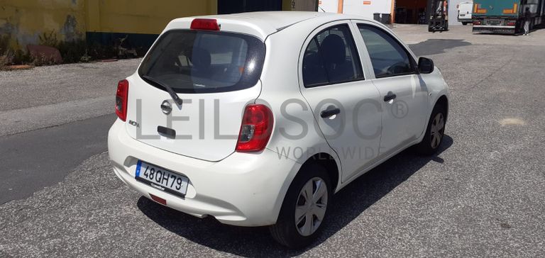 Nissan Micra · Ano 2015