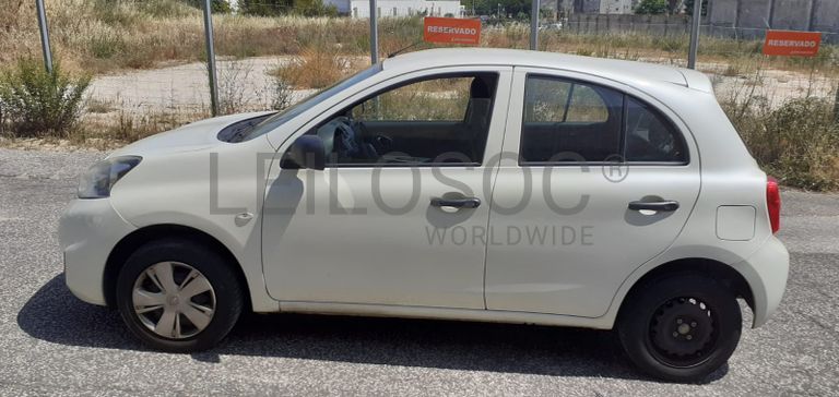 Nissan Micra · Ano 2015