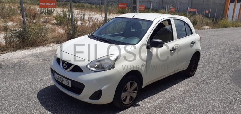 Nissan Micra · Ano 2015