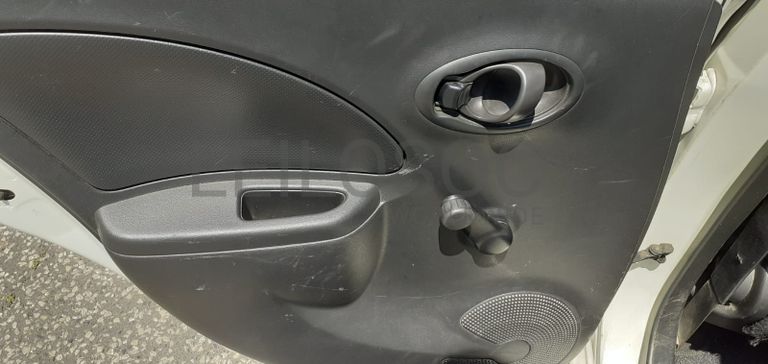 Nissan Micra · Ano 2015