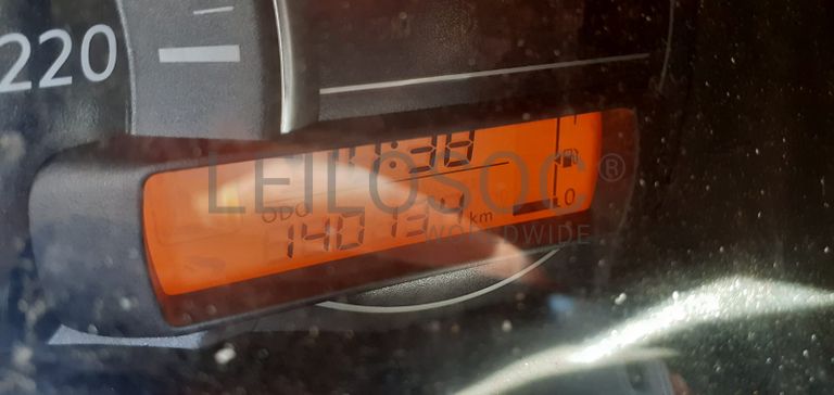 Nissan Micra · Ano 2015