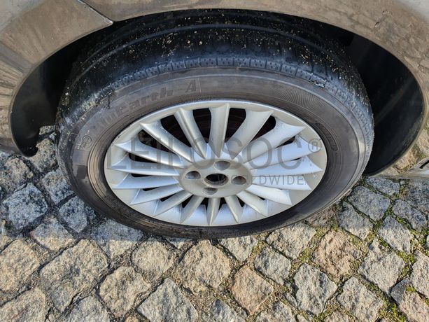 Fiat Linea 1.3 JTD Multijet · Ano 2008