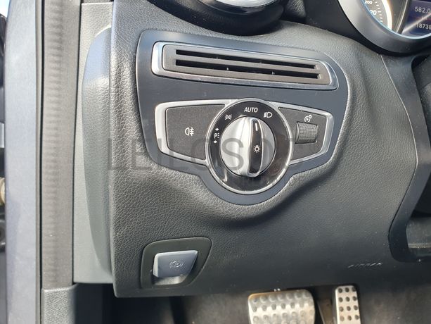 Mercedes-Benz C220 · Ano 2016