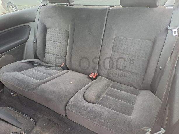 Volkswagen Golf 1.9 TDI · Ano 2003