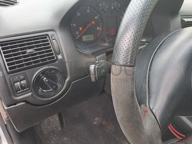 Volkswagen Golf 1.9 TDI · Ano 2003