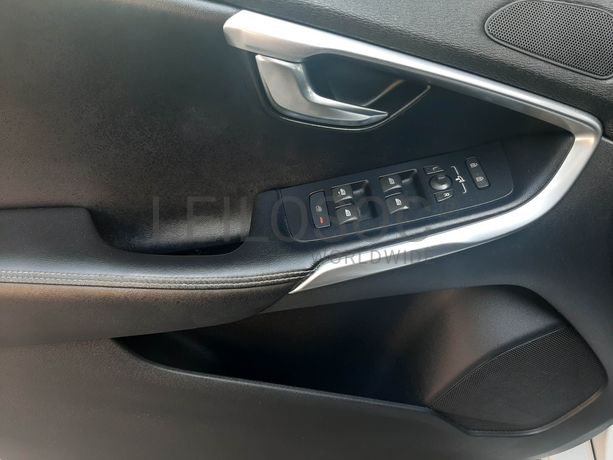 Volvo V40 D2 · Ano 2015