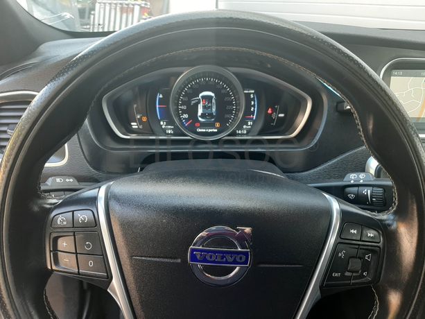 Volvo V40 D2 · Ano 2015