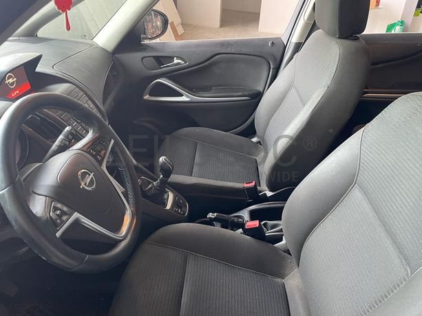Opel Zafira C Tourer · Ano 2015