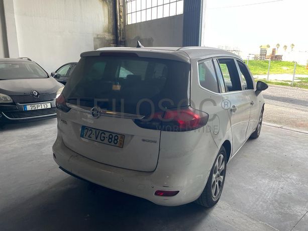 Opel Zafira C Tourer · Ano 2015