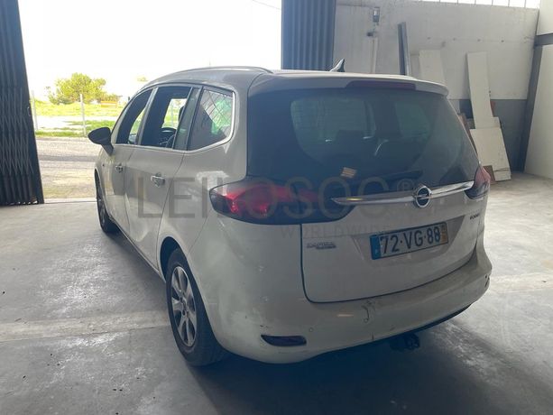 Opel Zafira C Tourer · Ano 2015