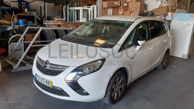 Opel Zafira C Tourer · Ano 2015