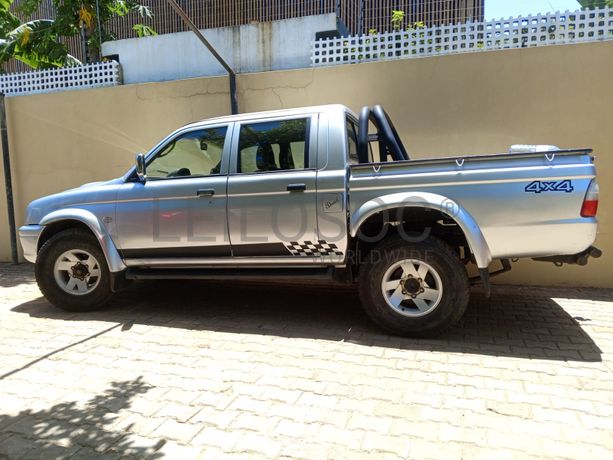 Mitsubishi Colt · Ano 2003